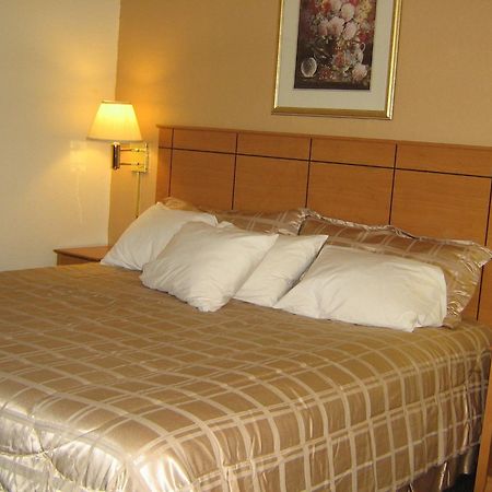 Americas Best Value Inn And Suites St. Cloud Saint Cloud Bagian luar foto