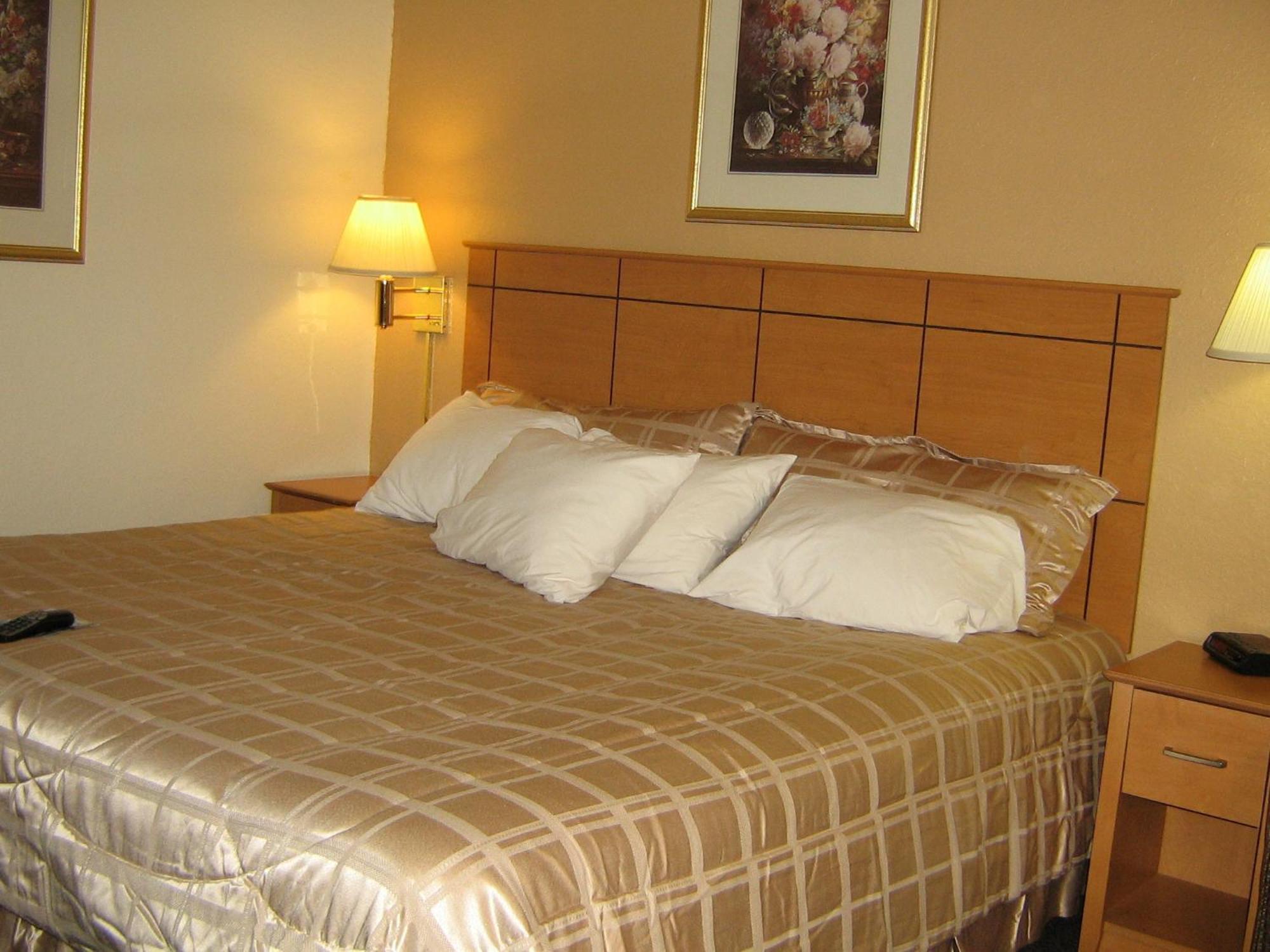 Americas Best Value Inn And Suites St. Cloud Saint Cloud Bagian luar foto