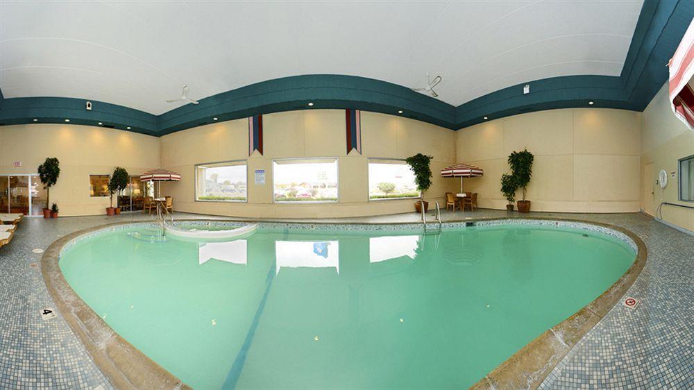Americas Best Value Inn And Suites St. Cloud Saint Cloud Bagian luar foto
