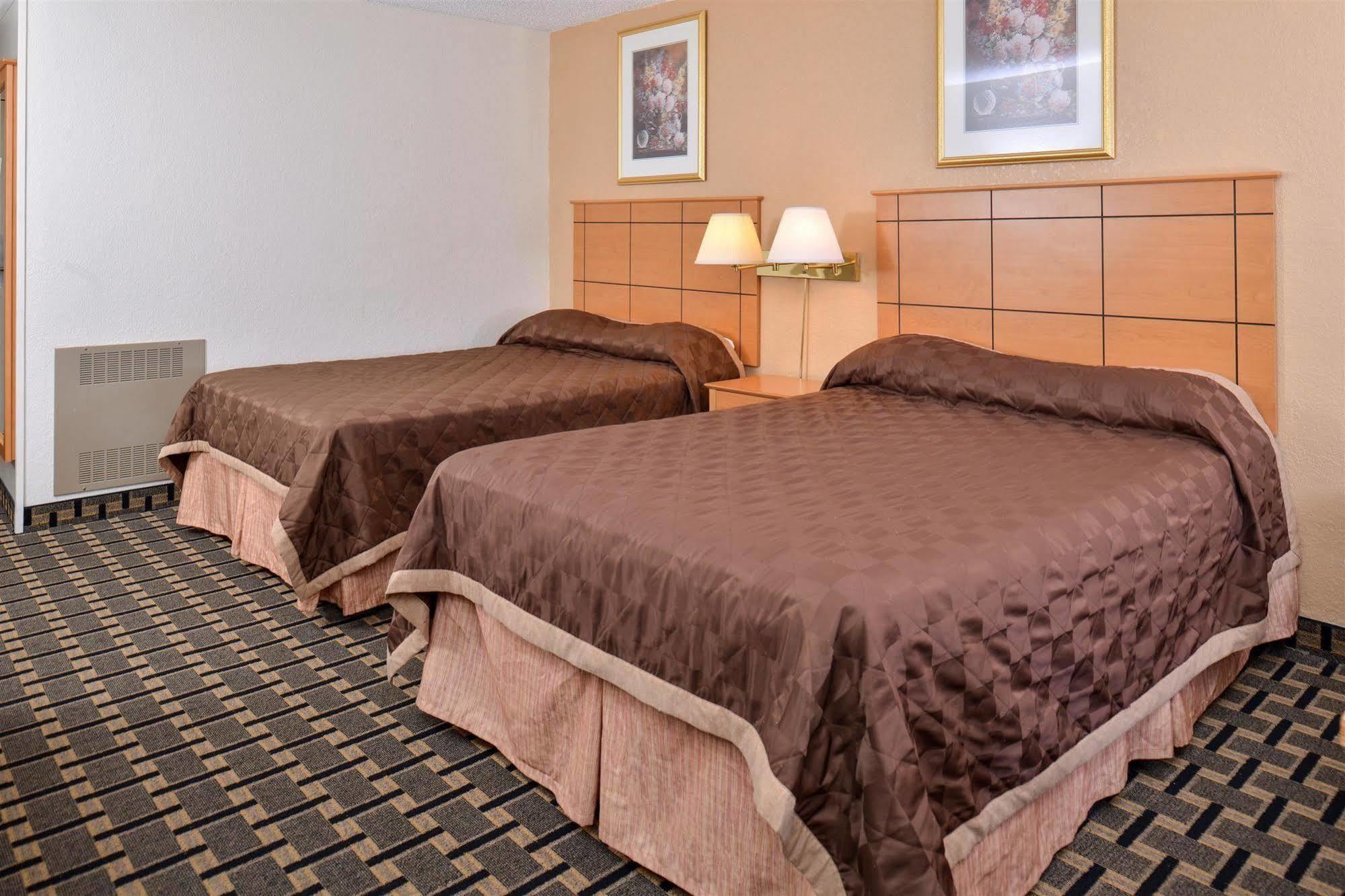 Americas Best Value Inn And Suites St. Cloud Saint Cloud Bagian luar foto