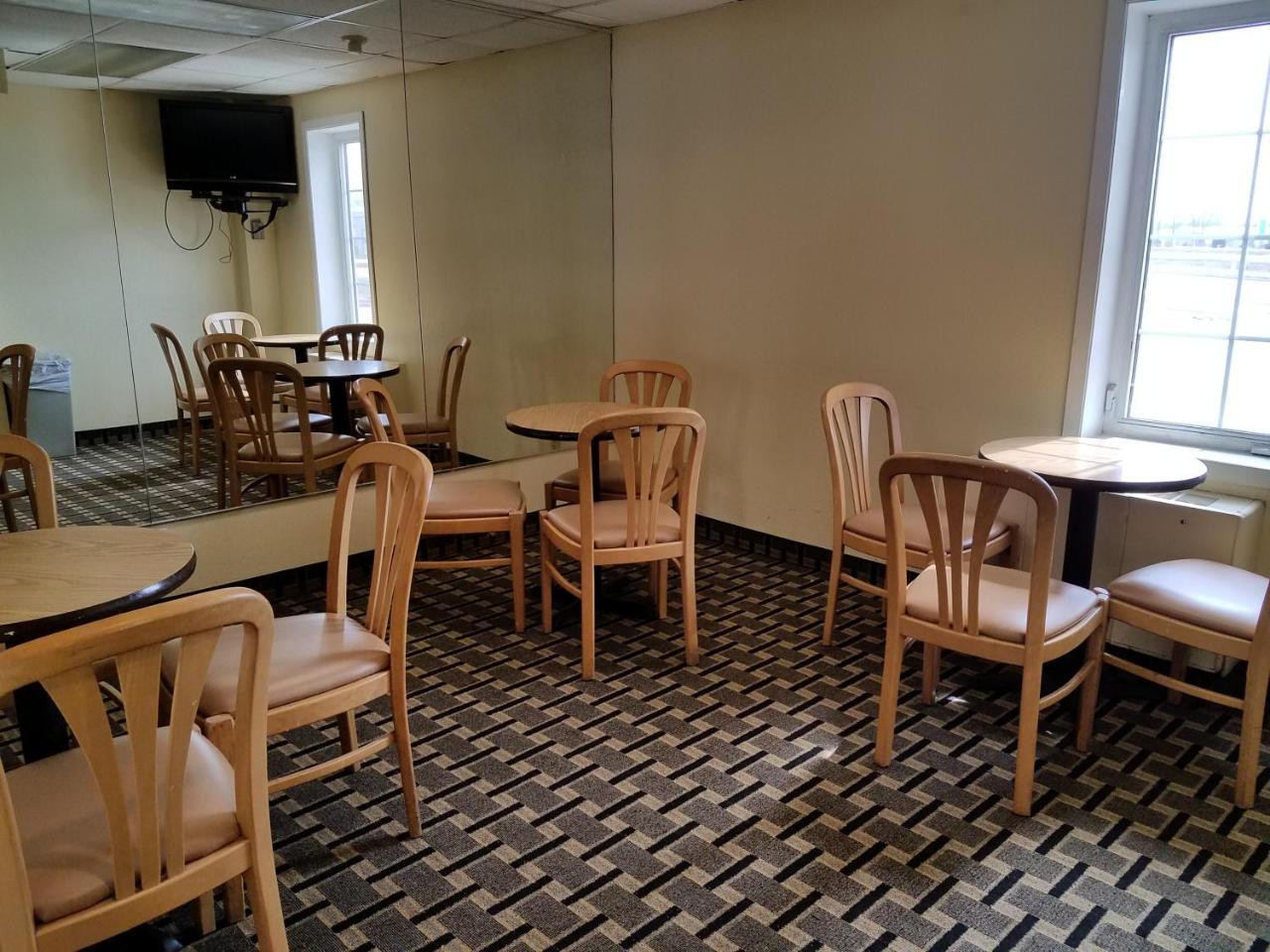 Americas Best Value Inn And Suites St. Cloud Saint Cloud Bagian luar foto